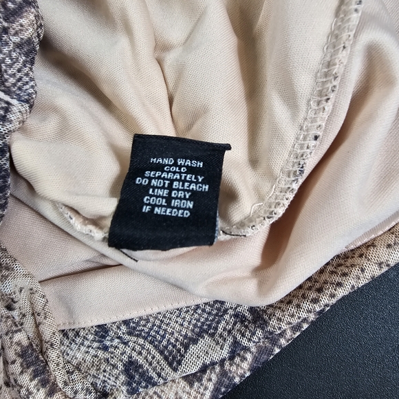 ⭐️NWT Forever21 Pink Snakeskin Ruching Bodycon Mini Dress Sz S - Picture 7 of 7